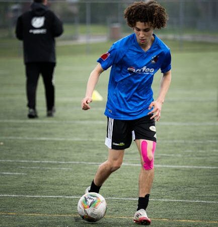 Gazon Synthétique Football Prix 2025: L'offre Idéale 1 pexels photo 32565535 Gazon Synthétique Football Prix 2025: L'offre Idéale